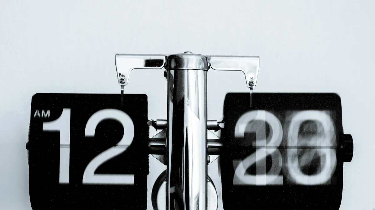 Reloj que ilustra el tiempo y las vueltas de apuesta que exige el rollover del bono